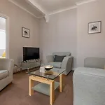 Alexandra Lodge